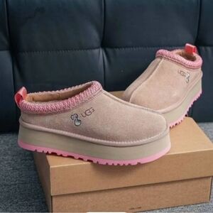 UGG Women’s Tazz Love '25